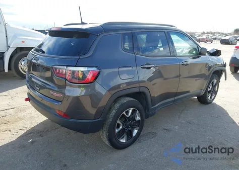 2018 Jeep Compass Trailhawk 4X4 z USA, uszkodzony, nr VIN 3C4NJDDB5JT450821